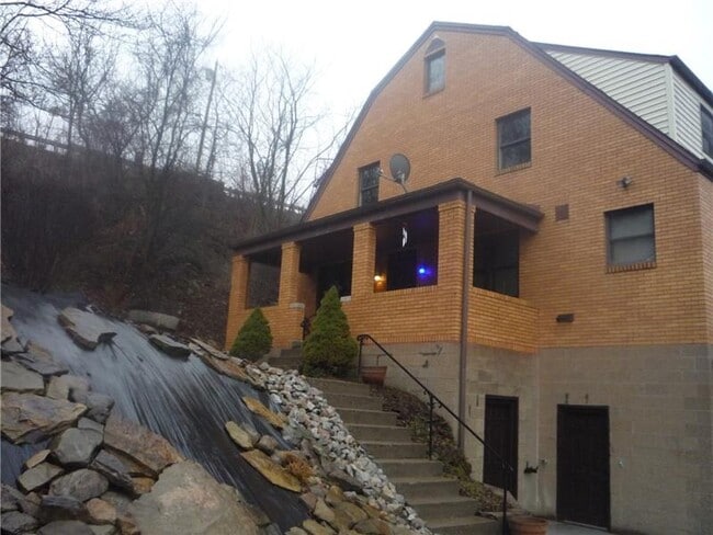 4465 Mt Troy Rd Ext in Pittsburgh, PA - Building Photo - Building Photo
