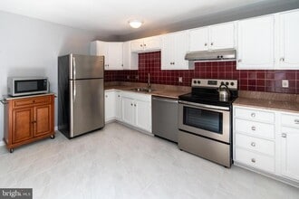 5222 Magnolia Pl in Fredericksburg, VA - Building Photo - Building Photo