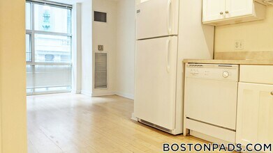 40 Boylston St, Unit 403 in Boston, MA - Foto de edificio - Building Photo