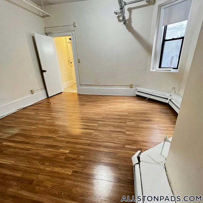 1144 Commonwealth Ave in Boston, MA - Foto de edificio - Building Photo