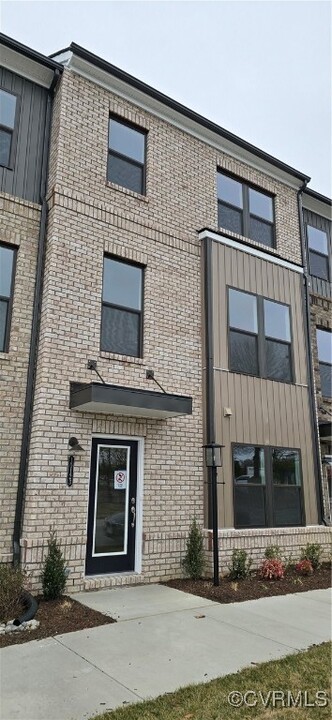 10123 Blue Wing Ln in Glen Allen, VA - Building Photo