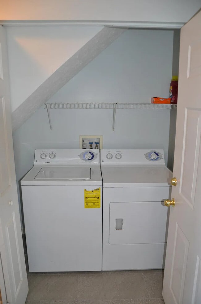 311 Emerson Ln in Harrisonburg, VA - Building Photo - Building Photo