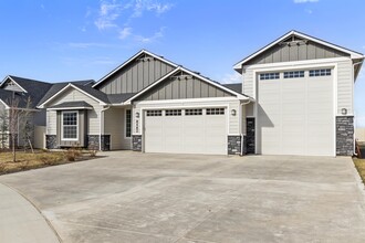 8480 E Drover Loop in Nampa, ID - Foto de edificio - Building Photo