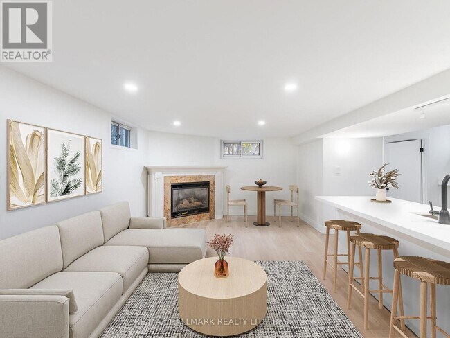 588 Victoria Park Ave in Toronto, ON - Building Photo - Building Photo