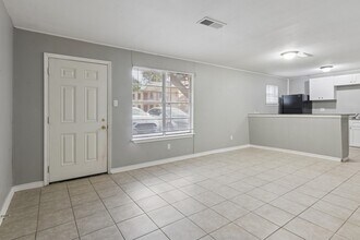 3641 N MacGregor Way in Houston, TX - Building Photo - Building Photo