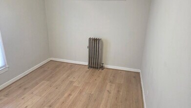 12 Crown St, Unit 2 in Nashua, NH - Building Photo - Building Photo