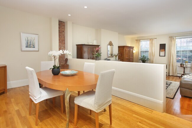 81 Marlborough St, Unit #1 in Boston, MA - Building Photo - Building Photo