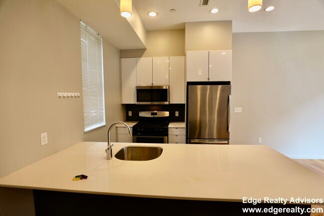 55 Glenville Ave, Unit 1 in Boston, MA - Foto de edificio - Building Photo