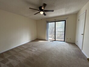 905 W Pine St in Hinesville, GA - Building Photo - Building Photo