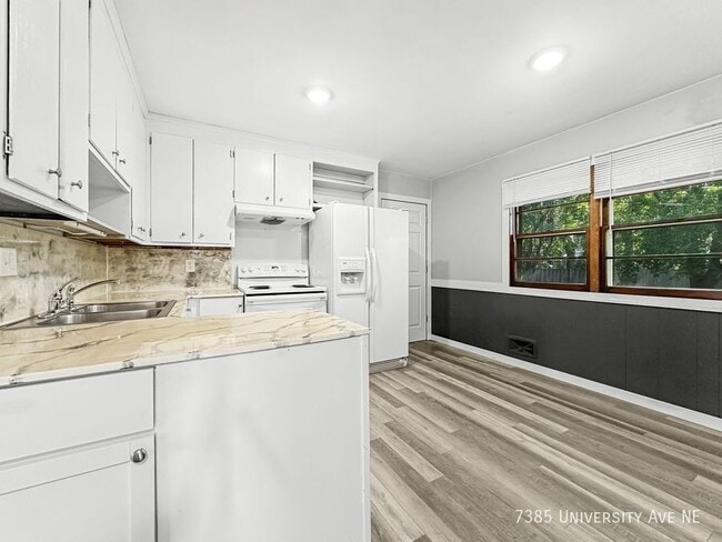 7385 University Ave NE in Minneapolis, MN - Building Photo - Building Photo