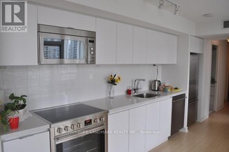 85-1185 Queens Wharf Rd in Toronto, ON - Building Photo - Building Photo