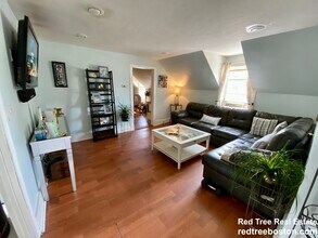 335 Baker St, Unit 2 in Boston, MA - Building Photo - Building Photo