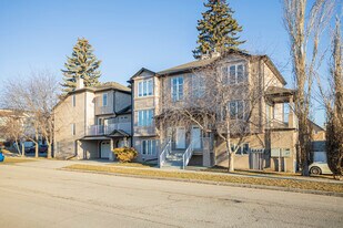 130 22 Av NW in Calgary, AB - Building Photo