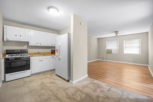 3519 E 1st Ct in Panama City, FL - Building Photo