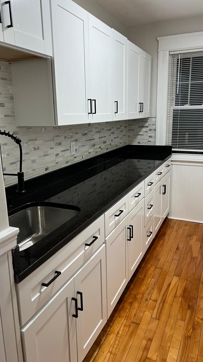 90 Fairfax Rd, Unit 3 in Worcester, MA - Foto de edificio - Building Photo