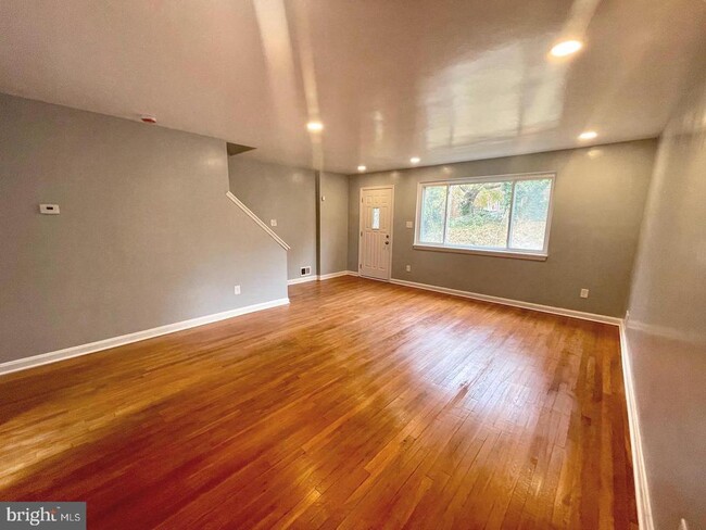 property at 5028 Roseld Ct