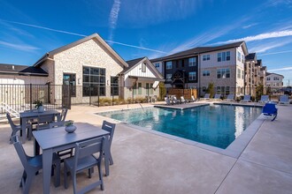 Matlock Flats in Arlington, TX - Foto de edificio - Building Photo