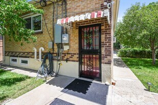 4885 Stuart St in Denver, CO - Building Photo