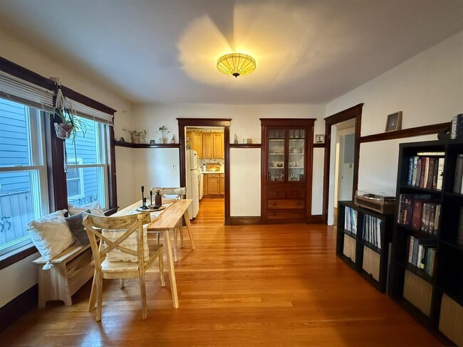 23 Central Rd, Unit 1 in Somerville, MA - Foto de edificio - Building Photo