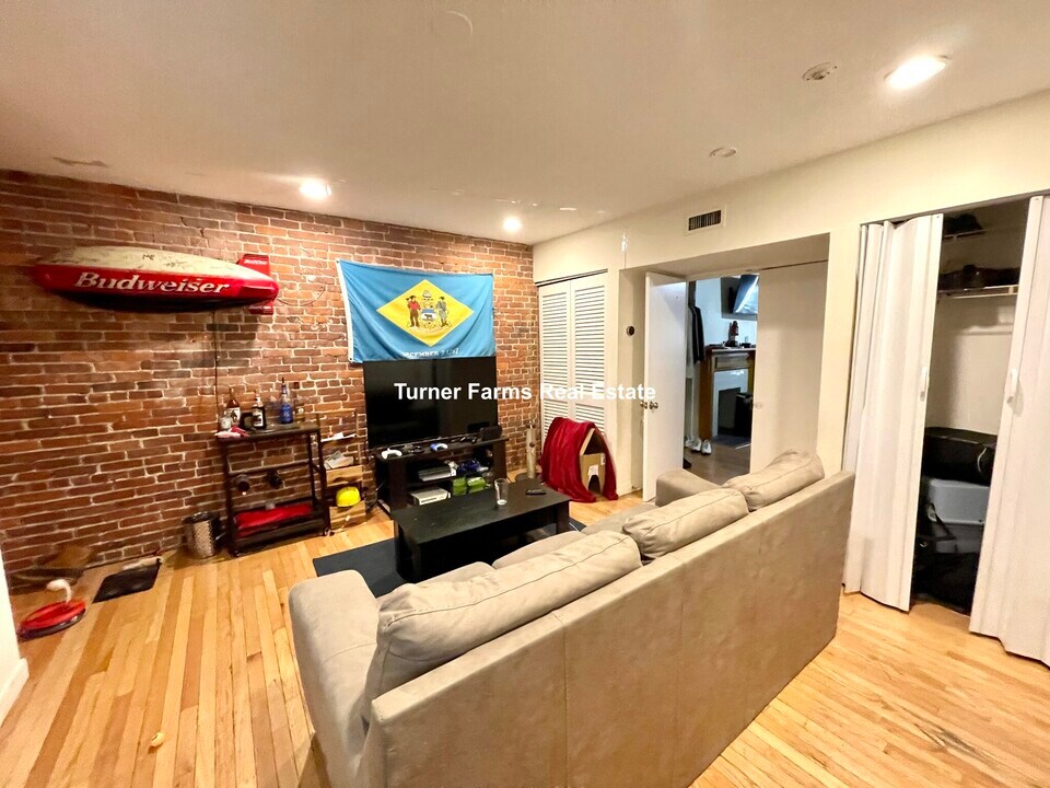 71 Gainsborough St, Unit 73-302 in Boston, MA - Foto de edificio
