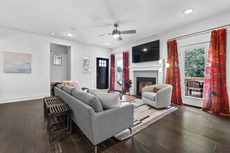 393 N Ainsley Loop in Fayetteville, AR - Building Photo - Building Photo
