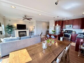 1144 W Roscoe St in Chicago, IL - Building Photo - Building Photo