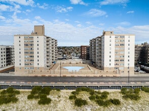 Long Beach Terrace in Long Beach, NY - Building Photo - Building Photo