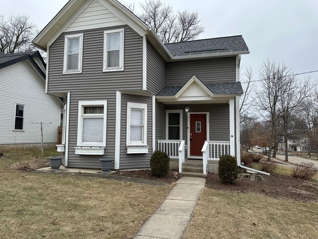 110 N High St in Cambridge, WI - Building Photo - Building Photo