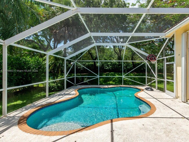 3967 Nighthawk Dr in Weston, FL - Building Photo - Building Photo