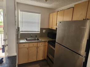 7505 SW 82nd St in Miami, FL - Building Photo - Building Photo