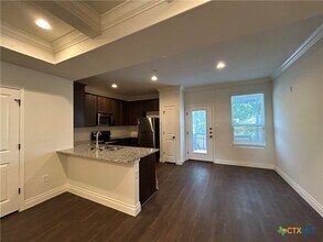318 Untermaier St in New Braunfels, TX - Building Photo - Building Photo