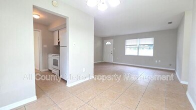 14 E Wallace St in Pine Castle, FL - Building Photo - Building Photo