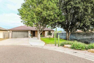 9001 Taiga Ct in Laredo, TX - Building Photo - Building Photo