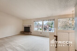 33736 37th Pl SW in Federal Way, WA - Building Photo - Building Photo