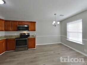 996 Tom Hailey Blvd in La Vergne, TN - Foto de edificio - Building Photo