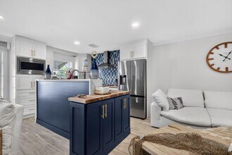 212 W High Point Terrace in Delray Beach, FL - Building Photo - Building Photo