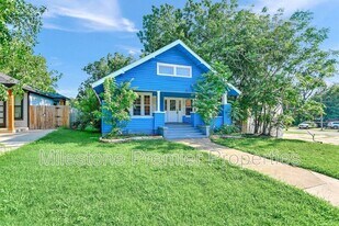 105 W Morton St in Denison, TX - Building Photo