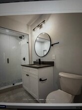 663 Columbia Rd, Unit #1 in Boston, MA - Foto de edificio - Building Photo