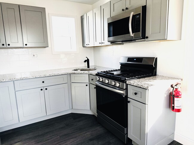 2821 S Broad St, Unit #2 floor unit in Hamilton, NJ - Building Photo - Building Photo