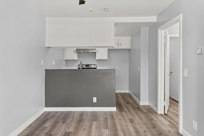 533 E 11th St in Long Beach, CA - Building Photo - Building Photo