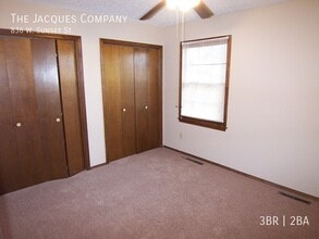 836 W Sunset St in Springfield, MO - Building Photo - Building Photo