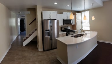 2413 Vine St in Cincinnati, OH - Building Photo - Building Photo