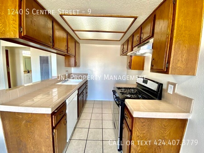 1240 S Centre St in Los Angeles, CA - Building Photo - Building Photo