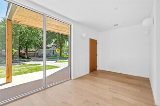 4429 Woodside St in Houston, TX - Building Photo - Building Photo