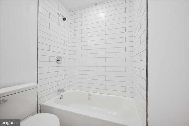 4926 W Thompson St in Philadelphia, PA - Building Photo - Building Photo