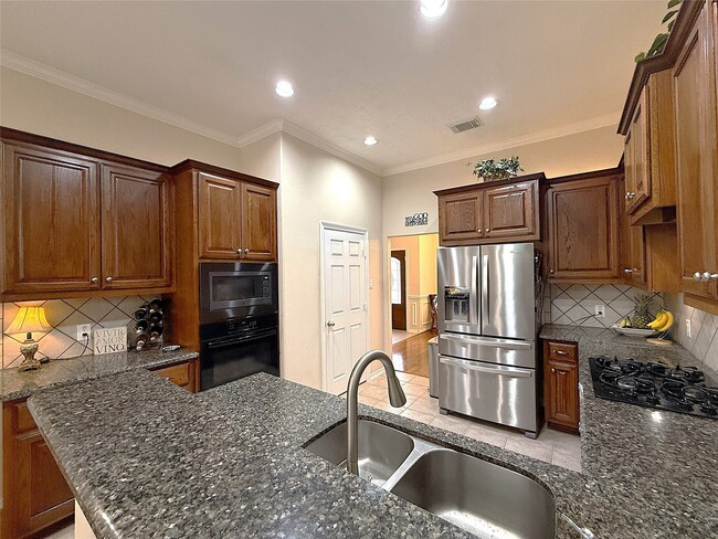 1446 Sherwood Park Cir