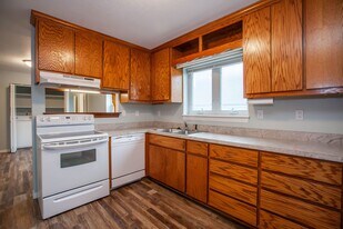 1020 N 10th St in Manhattan, KS - Building Photo