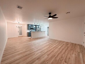 306 N Roney St in Carl Junction, MO - Foto de edificio - Building Photo