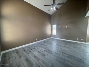 1368 Torington Dr in Las Vegas, NV - Foto de edificio - Building Photo