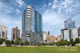 225 S Poplar St, Unit A5 in Charlotte, NC - Building Photo